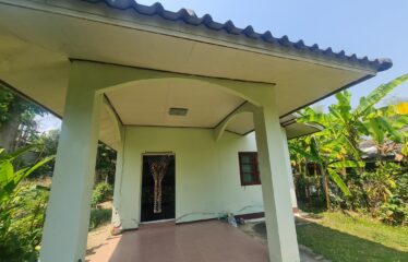 ขายบ้านพร้อมที่ดิน มีไฟฟ้า น้ำพร้อม อยู่ในแหล่งชุมชน